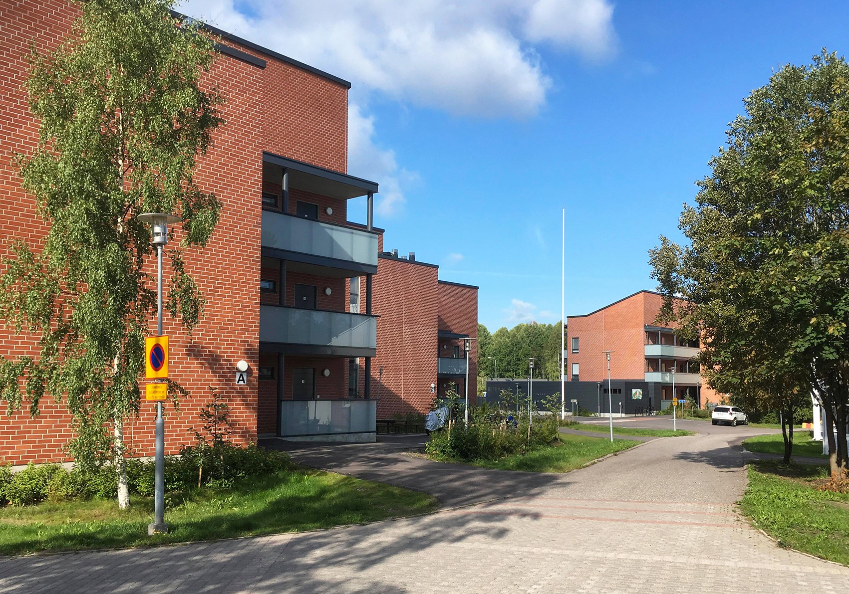 Tutustu kohteisiin ja hae -ENGLISH